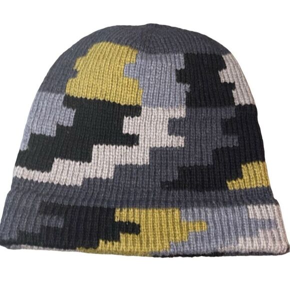 Vintage Handknit “Damoflage” Pixelated Wool Beanie - Picture 4 of 15